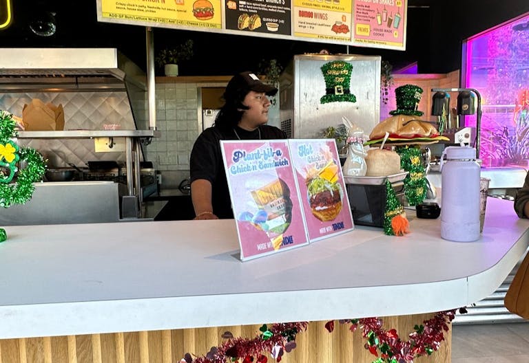 Prime corner space on Melrose - best pop up space in LA. - Image 3