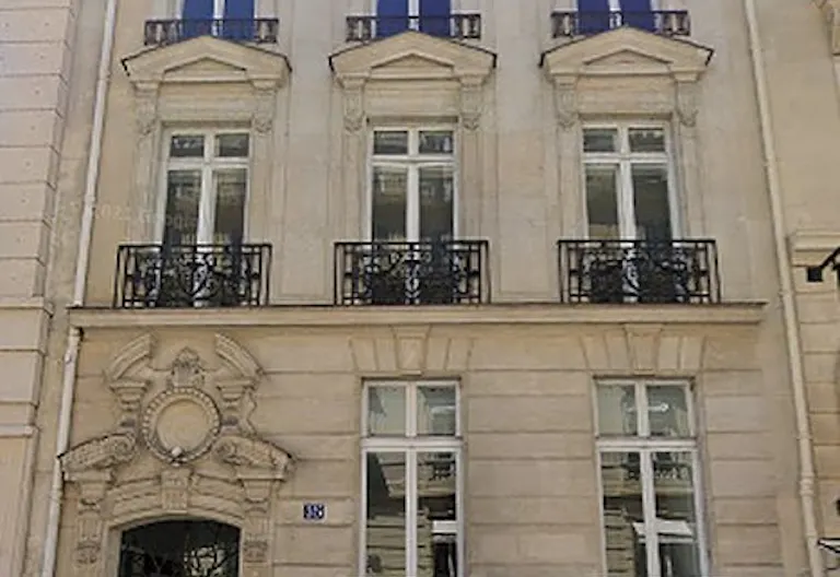 Prime Location Boutique - Triangle d'Or Paris - Image 0