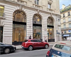 Magnifique Boutique en Angle dans un Immeuble Class� en location �ph�m�re de Juillet � Mi-Ao�t - Image 0