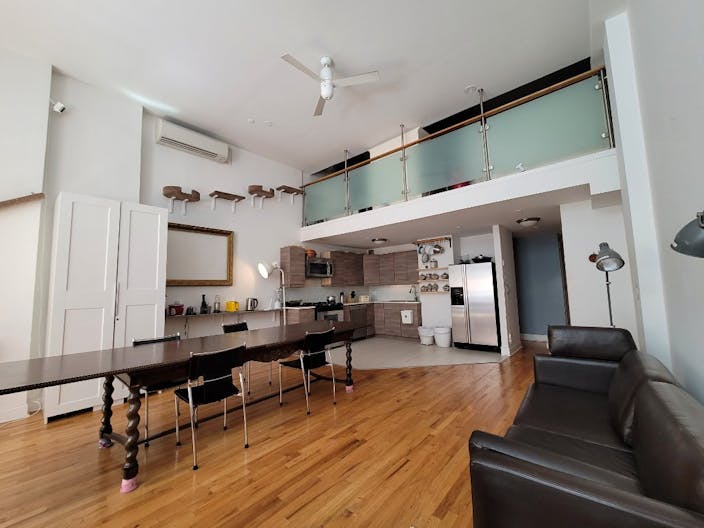 LOFT WITH PATIO - Image 3