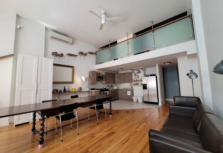 LOFT WITH PATIO - Image 3