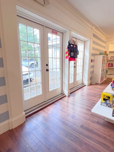Hingham Retail space for rent in prime location - Image 1