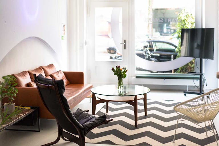 Sunny and bright multi-use space at Helmoltzplatz - Image 2