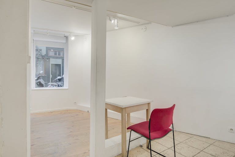 Pop up and accomodation space in Montmarte - Image 4