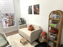 Private office for professionals that support expecting and new families in the Hudson Valley - Image 2