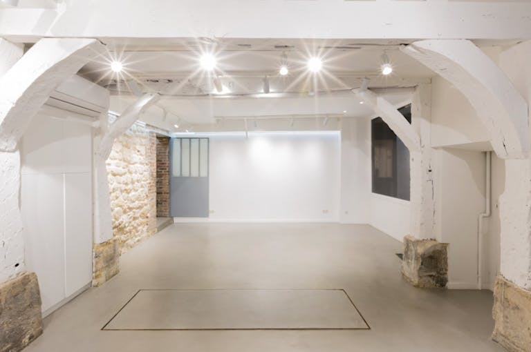 Pop-up boutique in Le Marais - Image 3