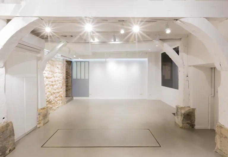 Pop-up boutique in Le Marais - Image 3