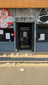 Fashionable Showroom in Paris - Image 0