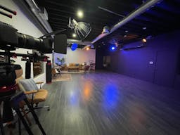 Flex Studio Space - Industrial - Class/Meeting/Photography & more! - Image 7