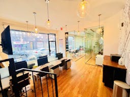 Prime Williamsburg Corner Retail Space | 100 ft Glass Frontage | High Foot Traffic - Image 10