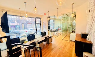 Prime Williamsburg Corner Retail Space | 100 ft Glass Frontage | High Foot Traffic - Image 10