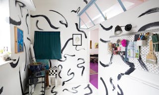 Colorful Spacious Garden Apartment - Image 12