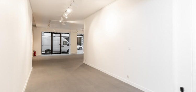 70 sqm Gallery and Showroom on Rue de Turenne, Paris
