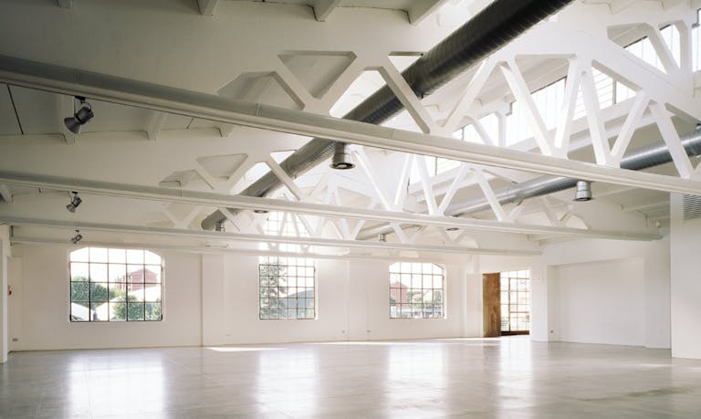 Monoplane Showroom - Image 1