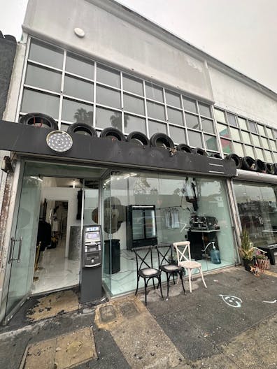 Luxurious Storefront on Melrose Ave - Image 0