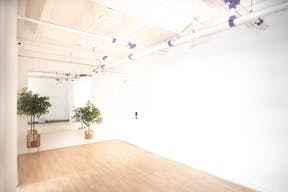 DTLA open space with Rattan Daybed Decor 1,150sf - Image 15