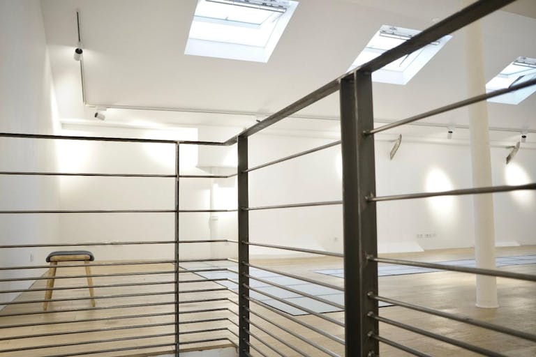 OWROOM IN PARIS – 213 sqm OF STYLE & LIGHT IN THE HEART OF THE CITY - Image 4