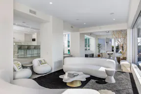 Villa in Beverly Hills - Pool - Scenic Outlook - Image 19