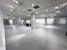 Boutique Flagship centre commercial Bercy 2 - Image 0
