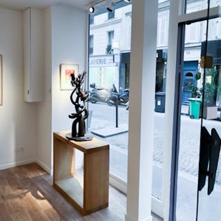 Montmartre gallery space - Image 3