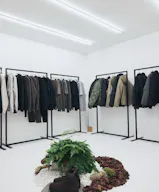 Galerie au cœur du Haut-Marais – Showroom & Pop-Up Premium - Image 3