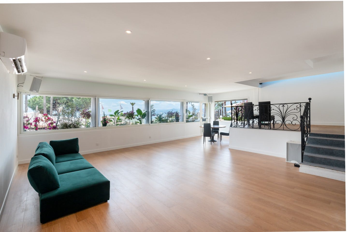 Espace Croisette - Large Commercial Venue in Cannes