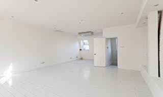 Exclusive Townhouse Rental in the Heart of London - Image 7