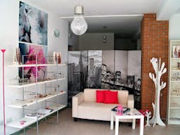 Elegante Spazio Pop-Up per Eventi e Vendite a Angera, Lago Maggiore - Image 3