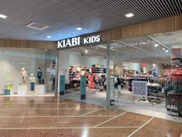 Shopping Mall Boutique - Bordeaux - Ideal Pop-Up Store - Image 1