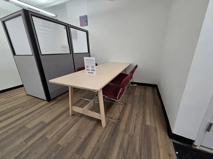 Spacious Multi-Purpose Conference Room in Harlem - Image 2
