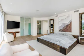 Villa in Beverly Hills - Pool - Scenic Outlook - Image 11