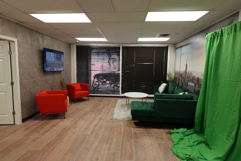 CONTENT CREATOR LOUNGE - Image 1