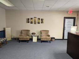 Room for rent inside massage studio - Image 0