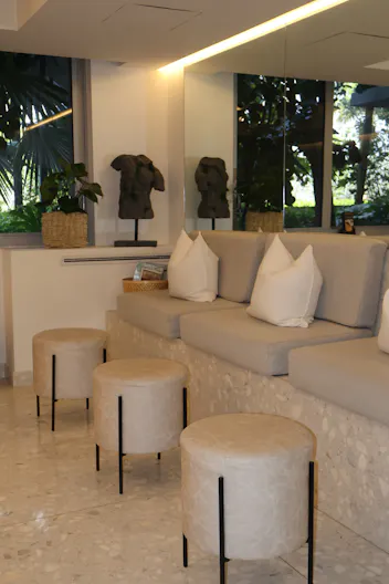 Retail Space in a medical spa Miami Beach - Image 2