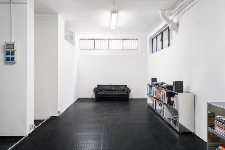 Studio and Showroom in Milan - Image 3
