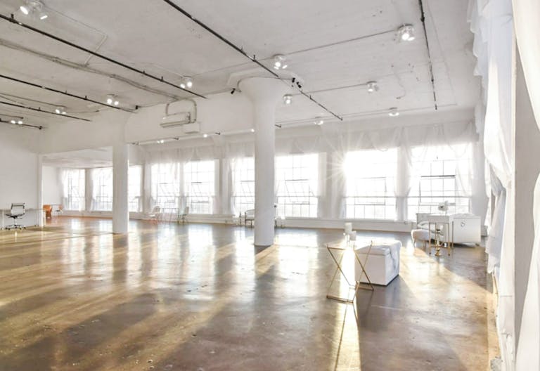 DTLA Penthouse Studio - Image 2