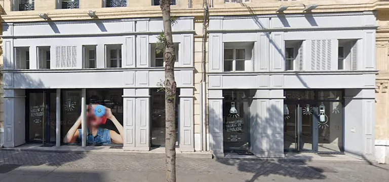 Block of 6 Boutiques Shop for Rent - Marseille Rue de la République - Image 1