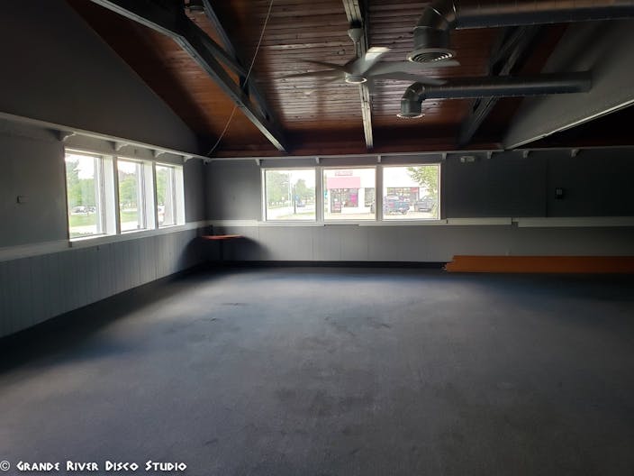 Grande River Disco Studio Photo Lounge & Recording Studio - Image 2