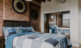 Urban Industrial Loft with Outdoor - Image 4