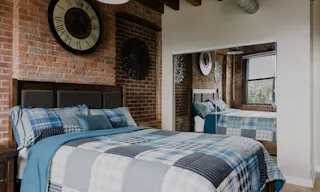 Urban Industrial Loft with Outdoor - Image 4