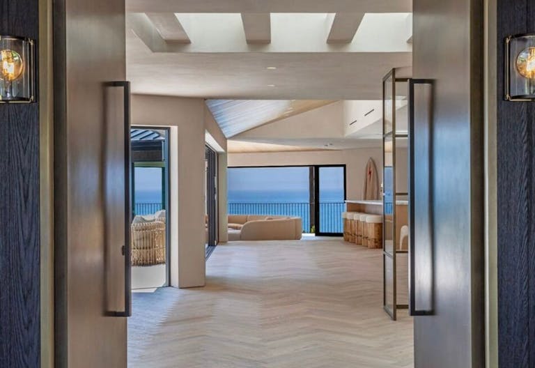 Malibu Modern Masterpiece | Private Beach Access & Luxury Amenities - Image 1