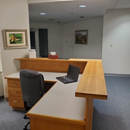 2 story building in grate location, close to downtown Seattle, Magnolia and Ballard center. It has 12 designated parking spaces and garage. Updates available.. - Image 4