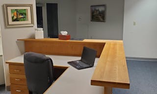 2 story building in grate location, close to downtown Seattle, Magnolia and Ballard center. It has 12 designated parking spaces and garage. Updates available.. - Image 4