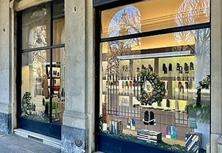 Boutique pop-up store - Jardin du Palais Royal Paris centre Louvre - Image 1