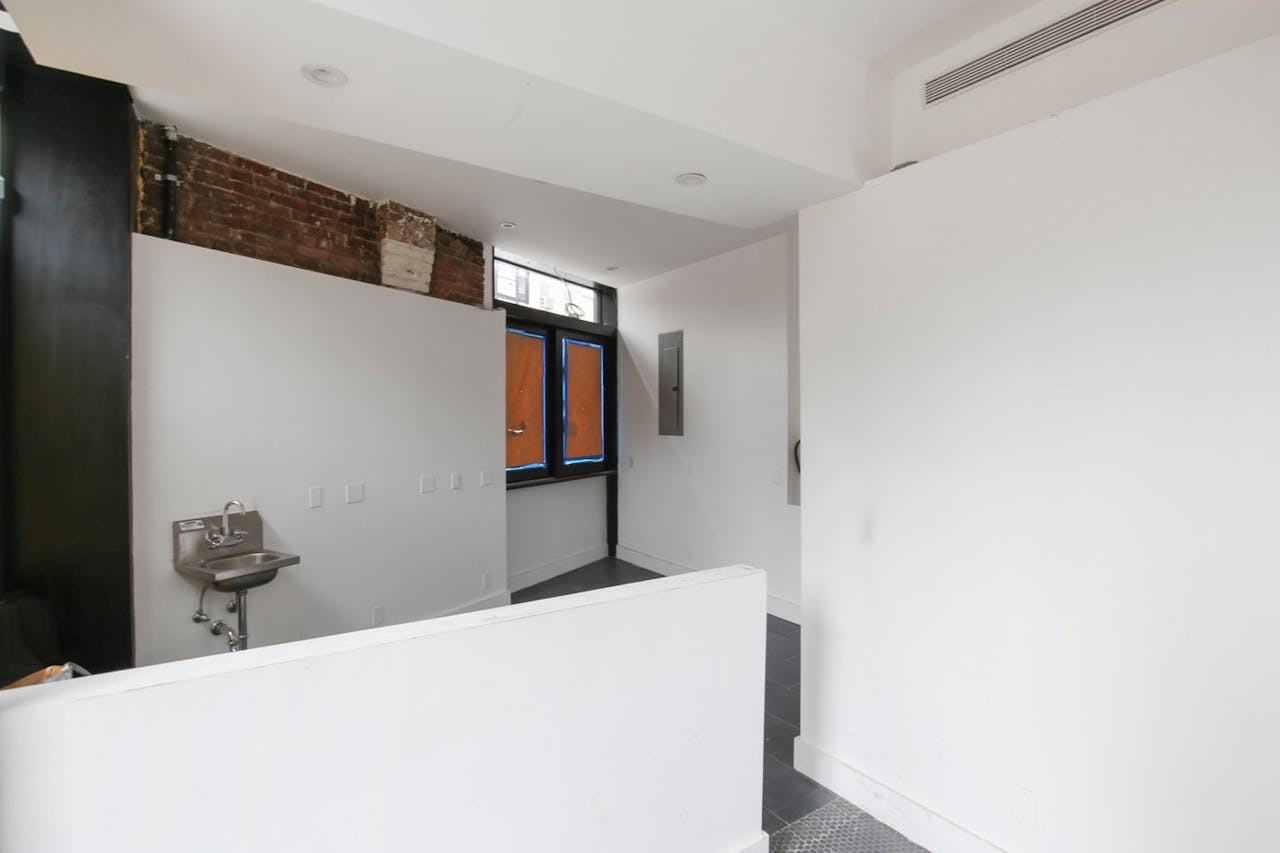 Corner Retail Space in LES - Image 2