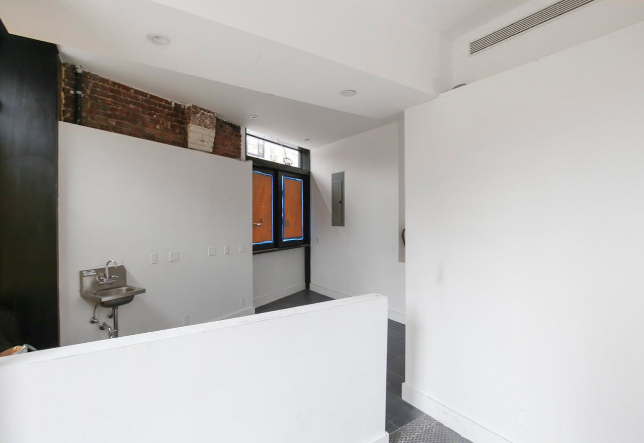 Corner Retail Space in LES - Image 2