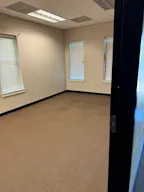 Large office space available for rent immediate - Image 0
