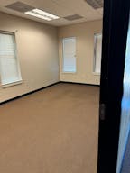 Large office space available for rent immediate - Image 0