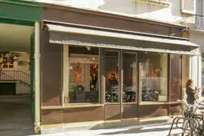 Charming Art Gallery in Saint-Germain - Image 5