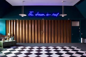 Neon Art Studio - Image 1